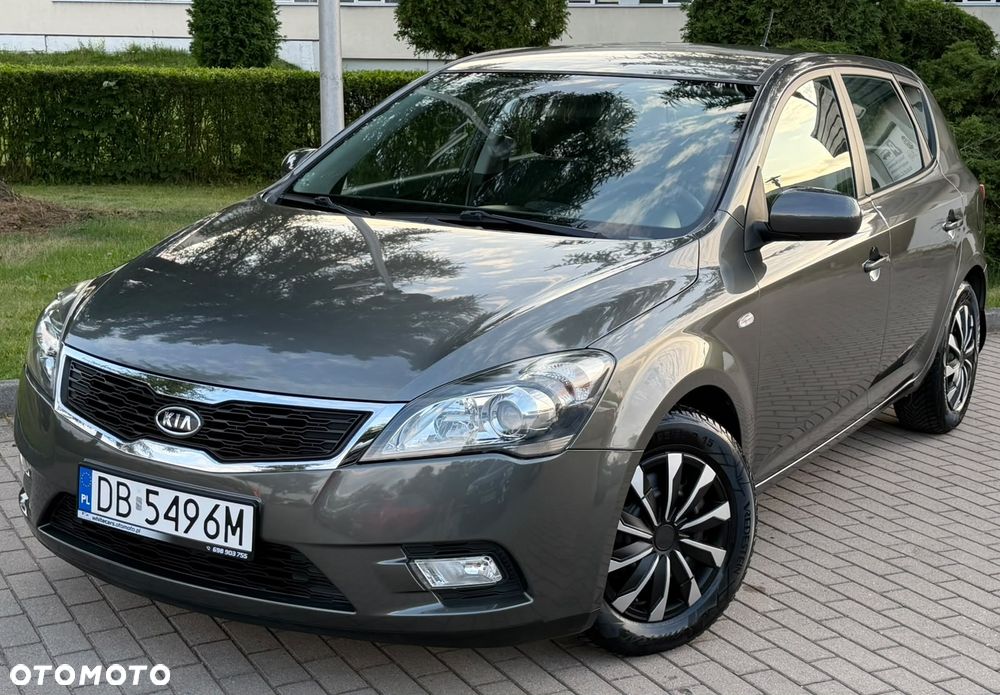 Kia Ceed 1.4 CVVT Dream-Team Edition - 36