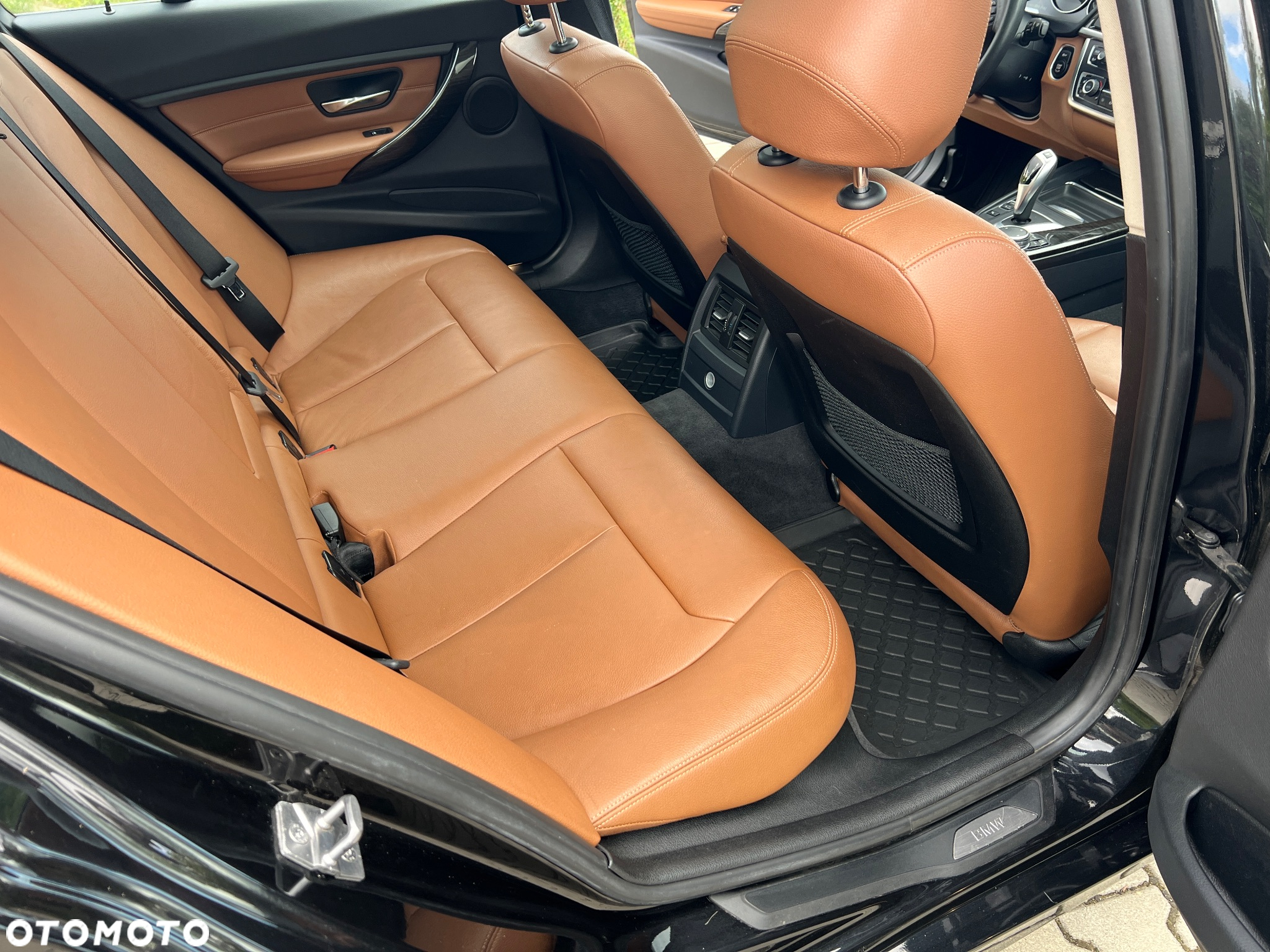 BMW Seria 3 318d Touring Luxury Line - 23