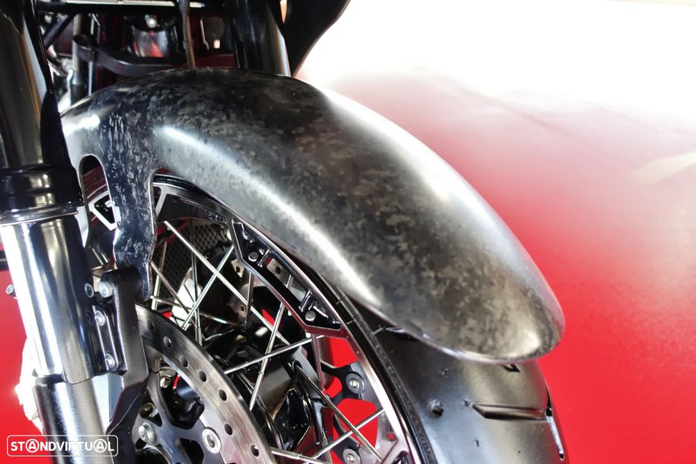 Harley-Davidson Road Glide CVO - 9