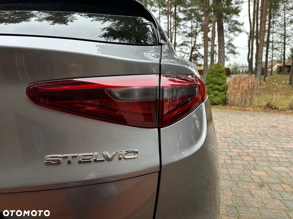 Alfa Romeo Stelvio 2.0 Turbo 16V AT8-Q4 B-Tech - 15