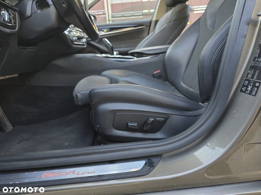 BMW Seria 5 530i xDrive Touring Sport Line - 31