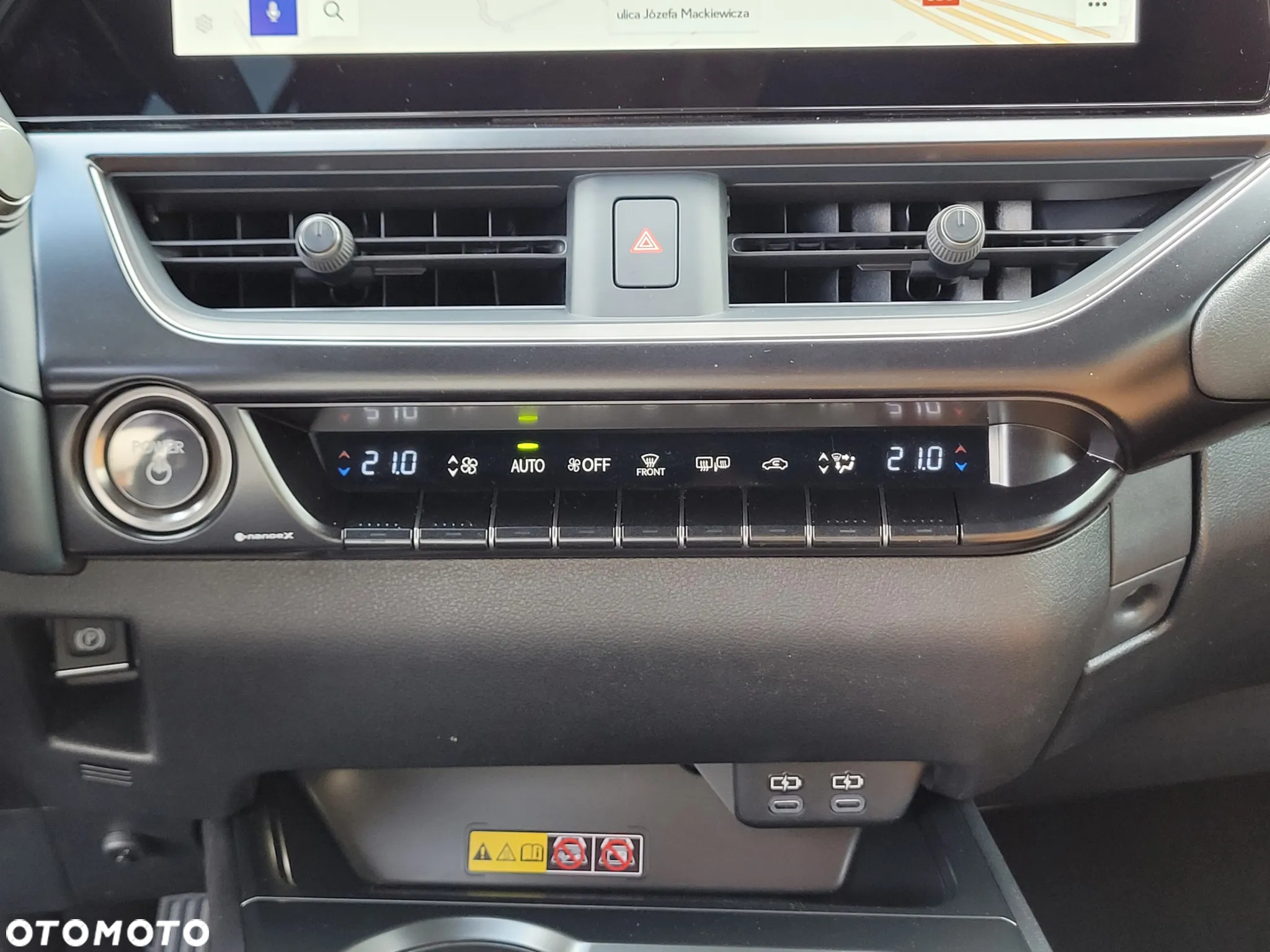 Lexus UX 300h F Sport Design - 20