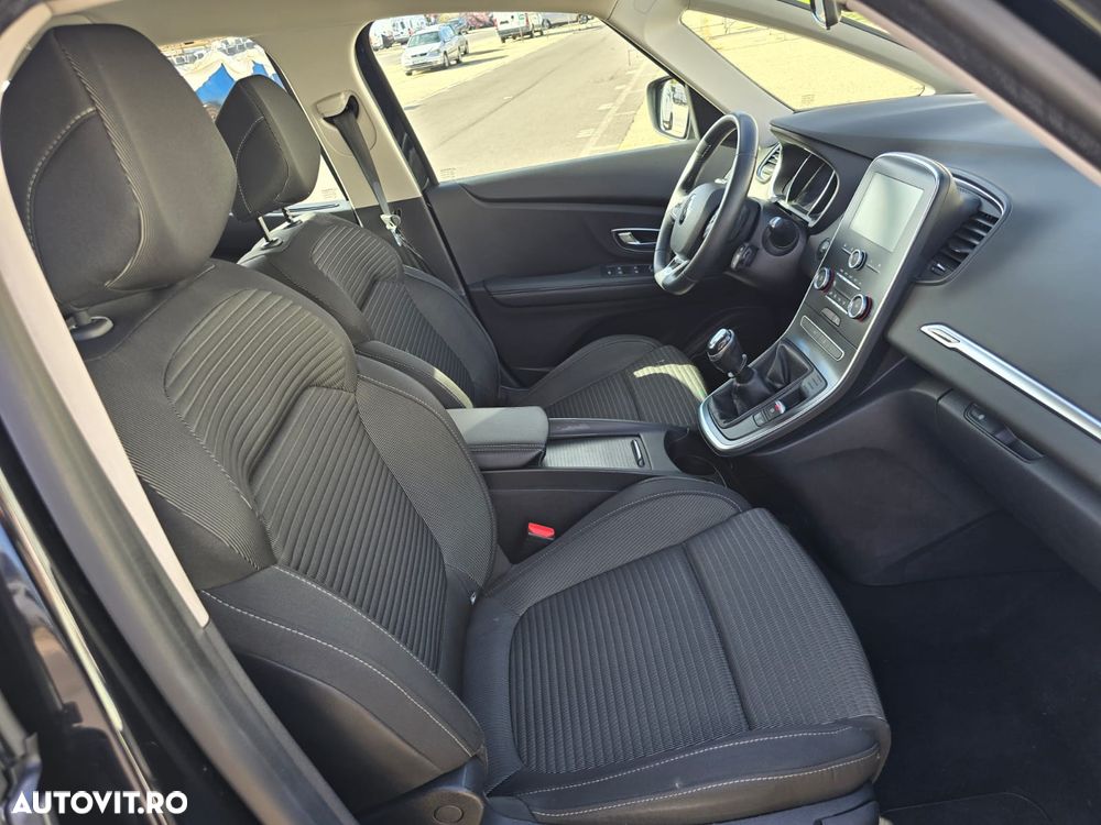 Renault Scenic - 17