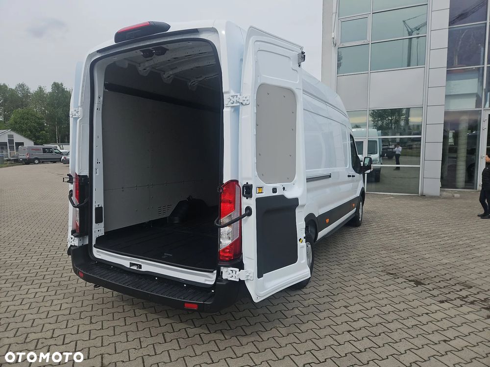 Ford Transit - 11