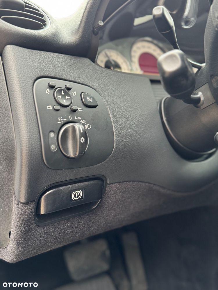 Mercedes-Benz CLK - 11