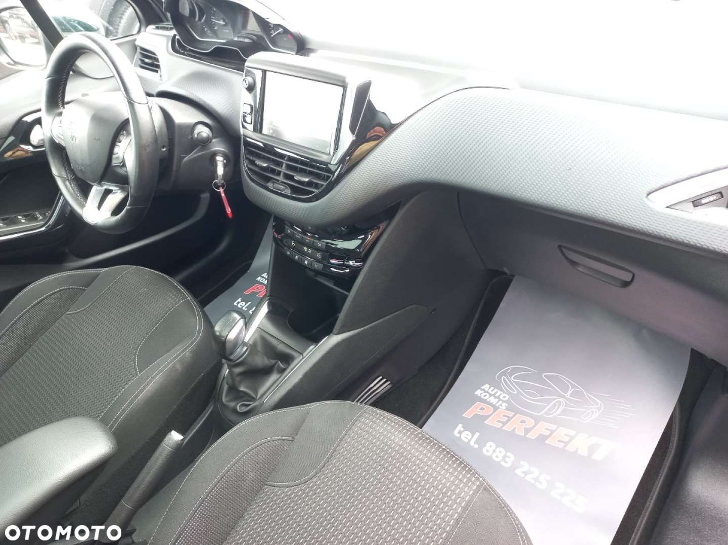 Peugeot 208 - 14