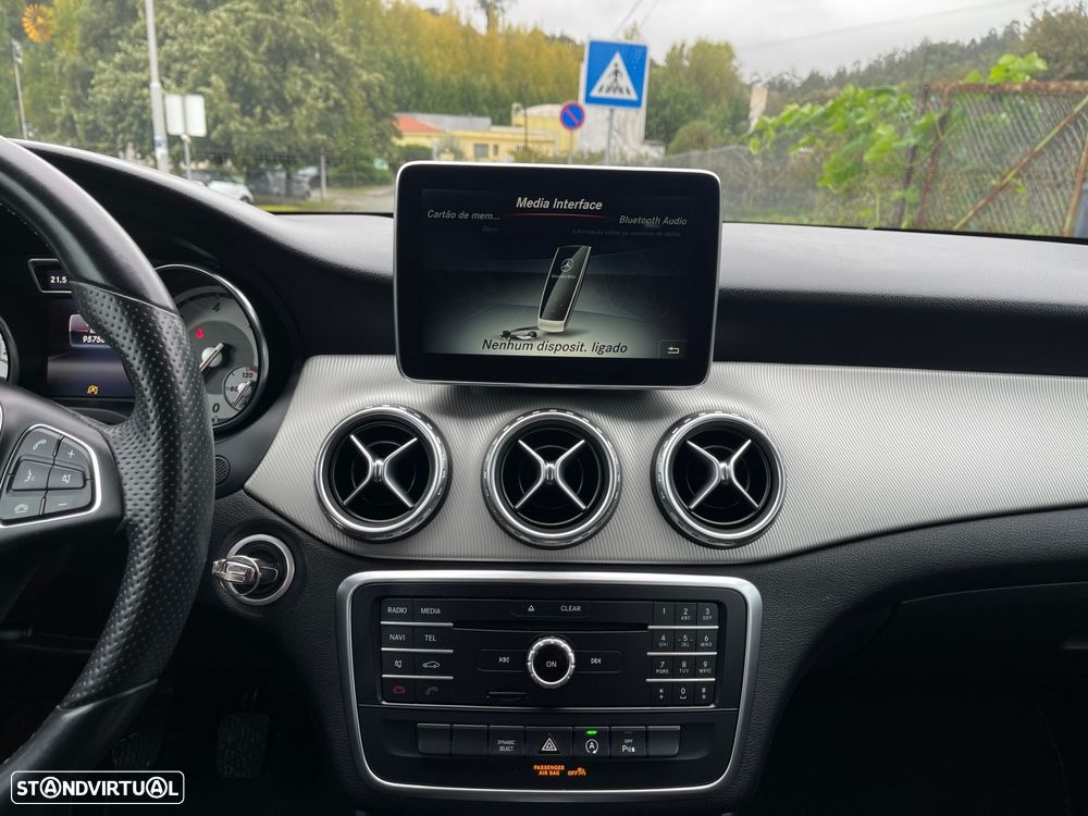 Mercedes-Benz GLA 180 - 24