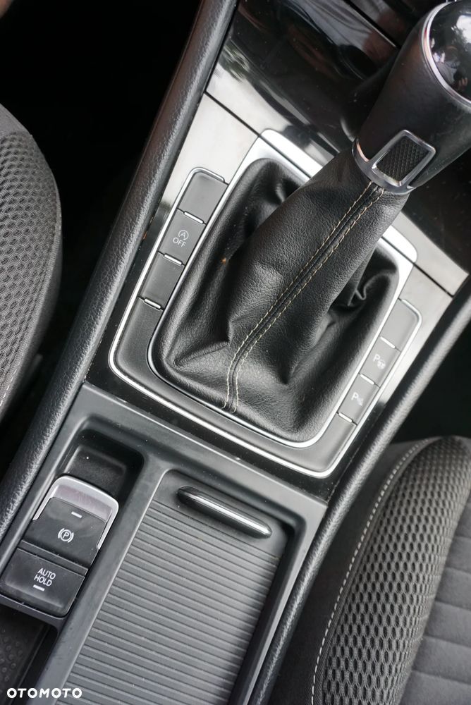Volkswagen Golf 2.0 TDI BlueMotion Technology Cup - 20