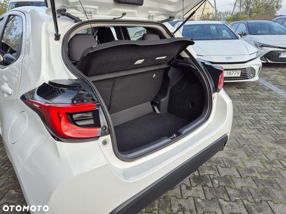 Toyota Yaris - 30
