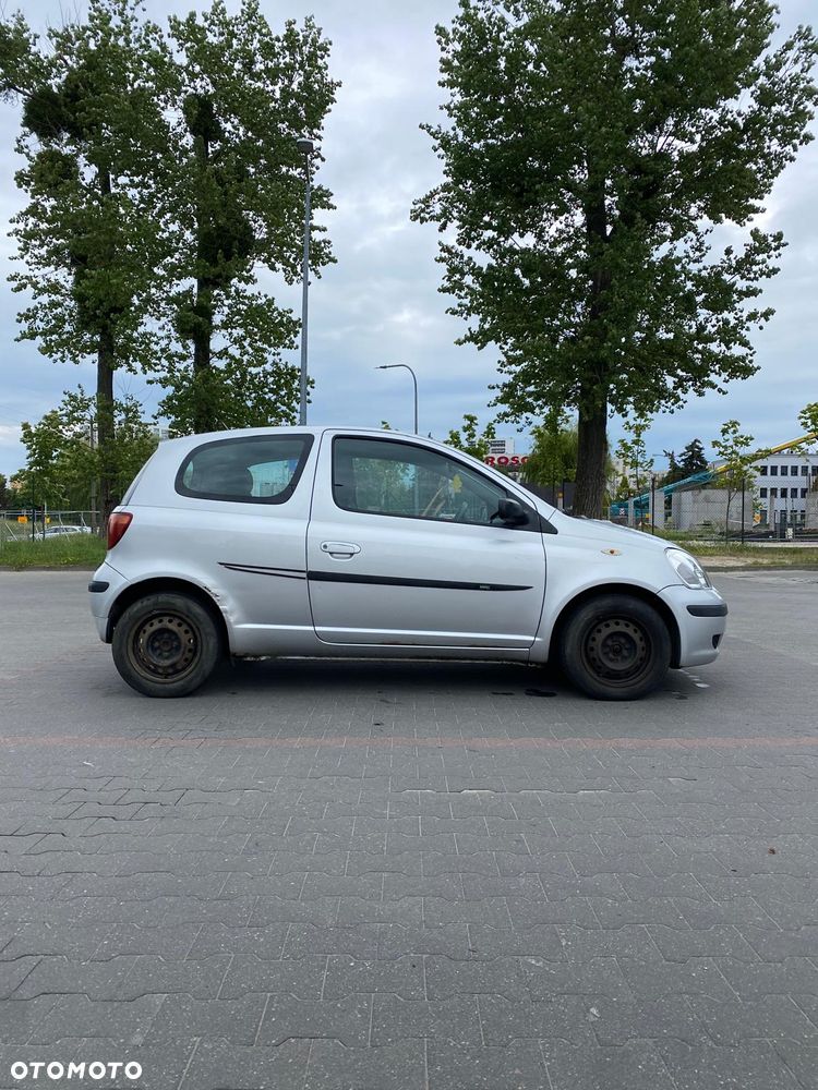 Toyota Yaris 1.3 Blue - 11