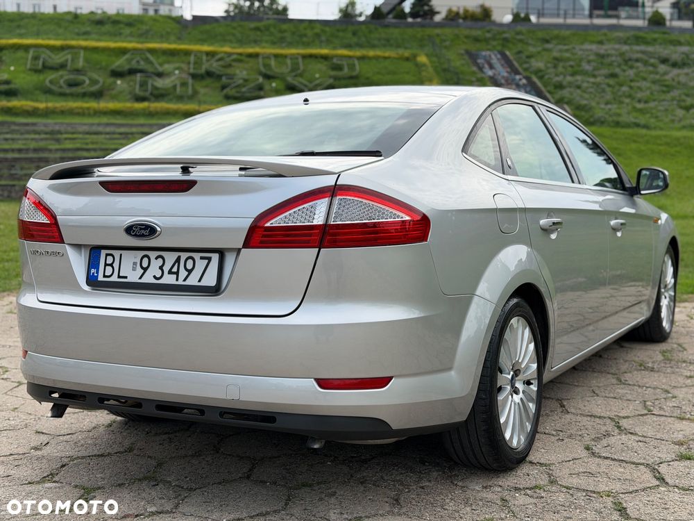 Ford Mondeo 2.5 Ghia - 12
