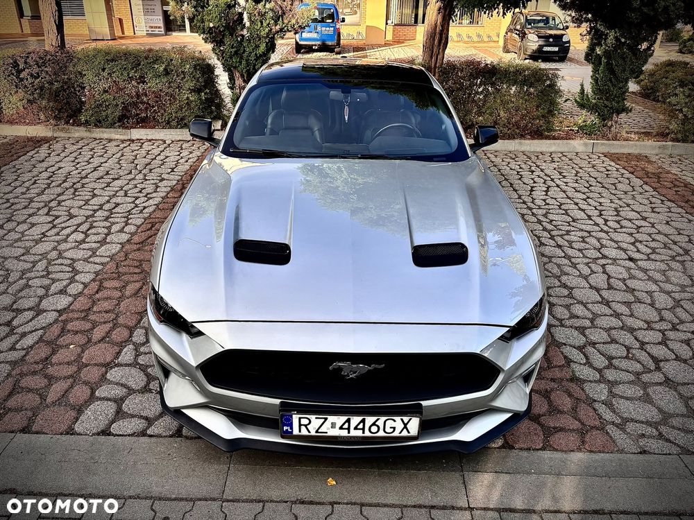Ford Mustang - 7