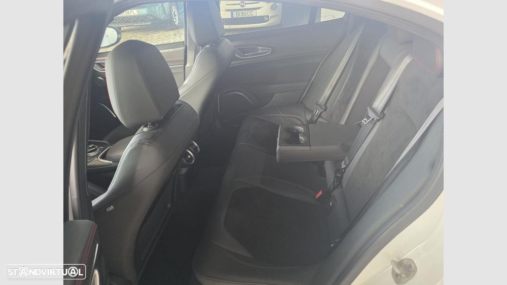Alfa Romeo Giulia 2.2 D Estrema Q4 AT8 - 20