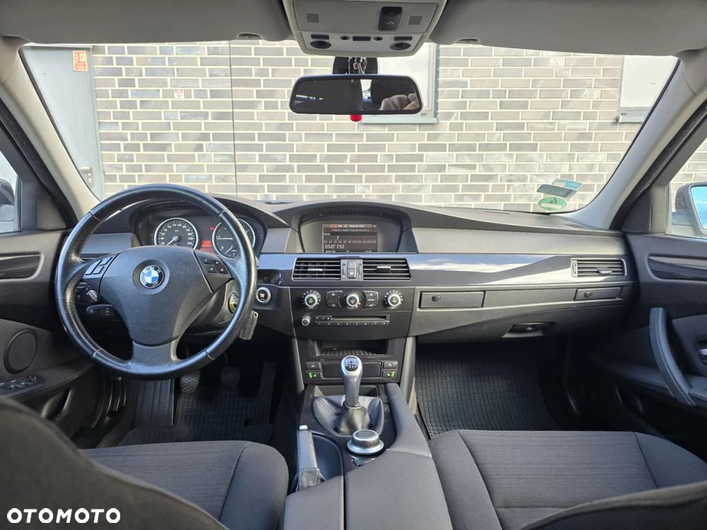 BMW Seria 5 520d Touring Special Edition - 29