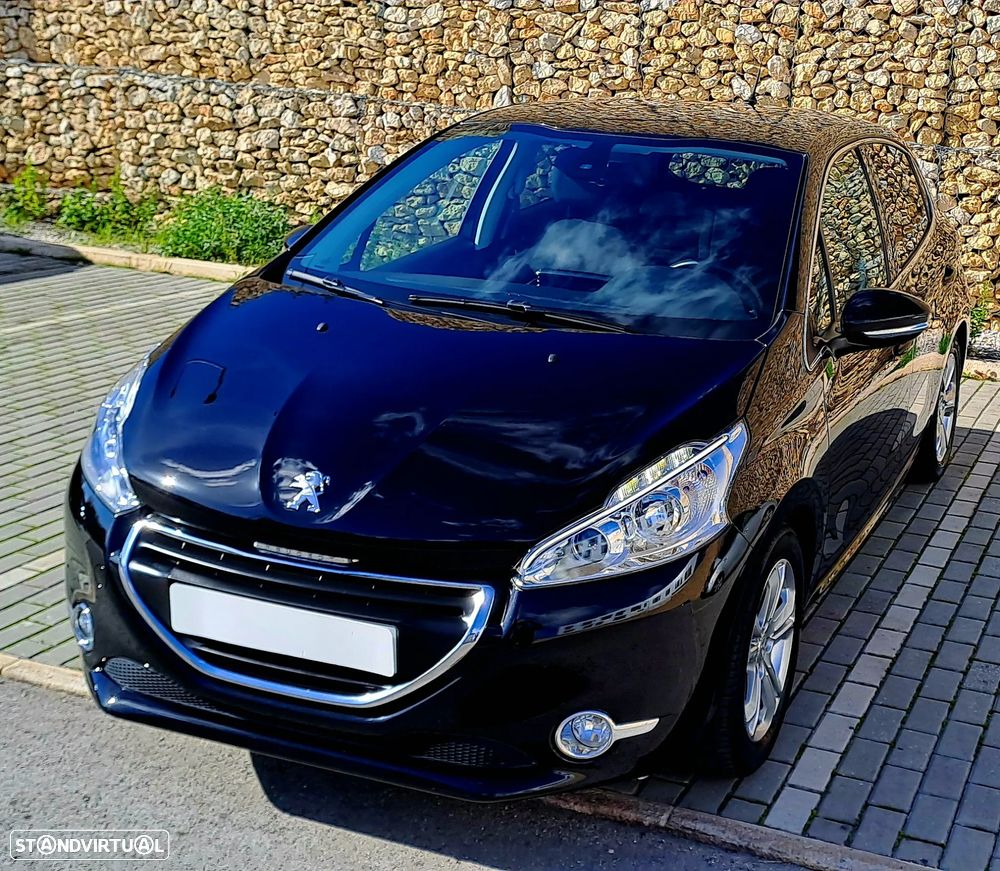 Peugeot 208 1.4 HDi Allure - 1
