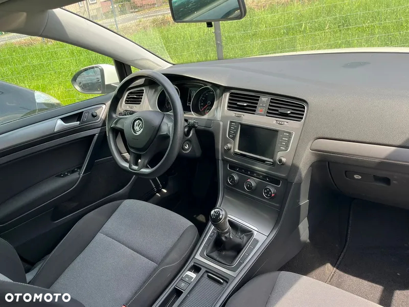 Volkswagen Golf - 6