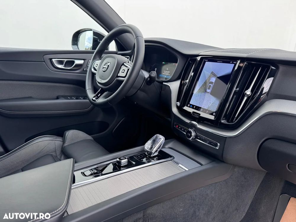 Volvo XC 60 B5 MHEV AT8 AWD Momentum Pro - 22