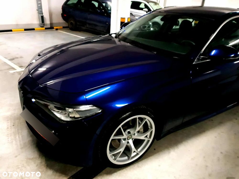 Alfa Romeo Giulia 2.0 Turbo 16V AT8-Q4 Veloce - 10