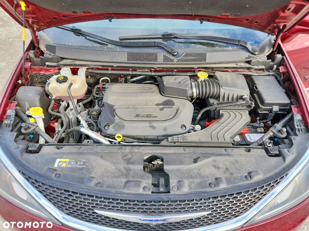 Chrysler Pacifica - 13
