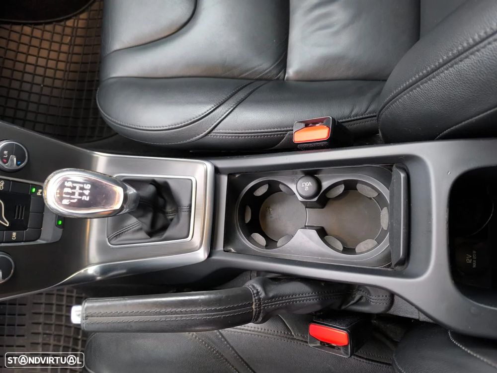 Volvo V40 D2 Momentum - 47