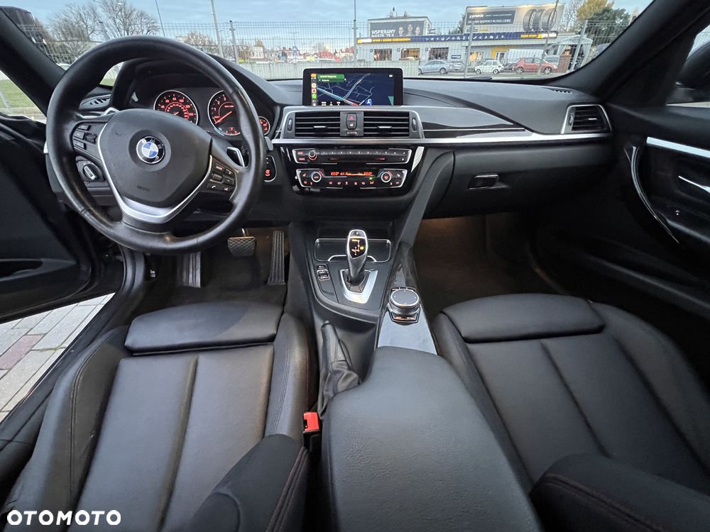 BMW Seria 3 330i xDrive - 20