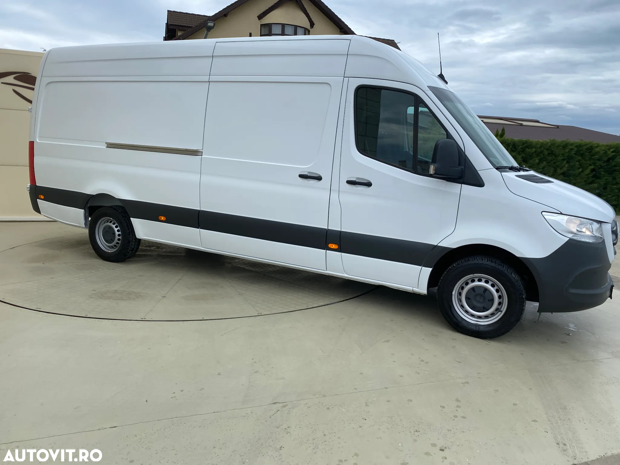 Mercedes-Benz Sprinter 319CDI LUNG AUTOMAT - 4