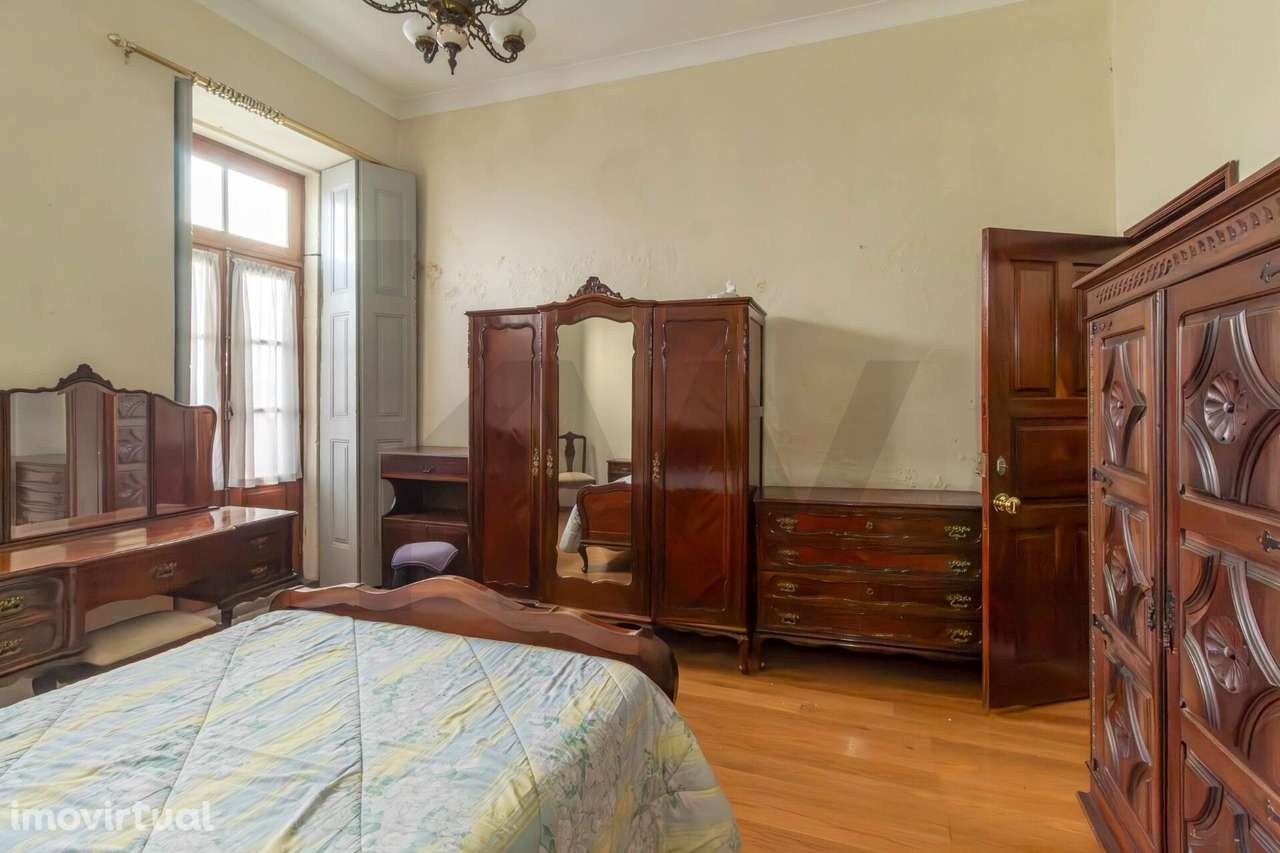 Prédio de três pisos cais de Gaia - Grande imagem: 3/28