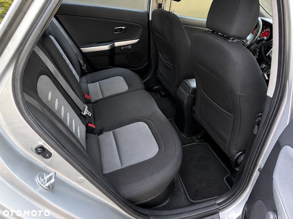 Kia Ceed 1.6 GDI Business Line - 33