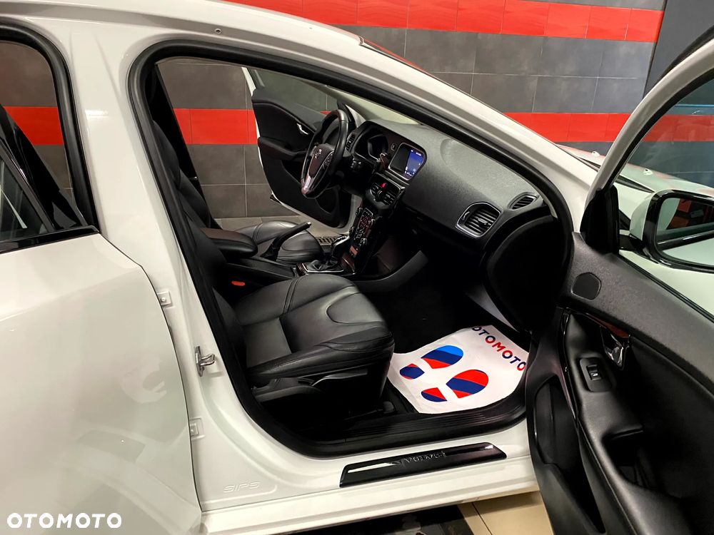 Volvo V40 D3 Drive-E SCR Momentum - 21