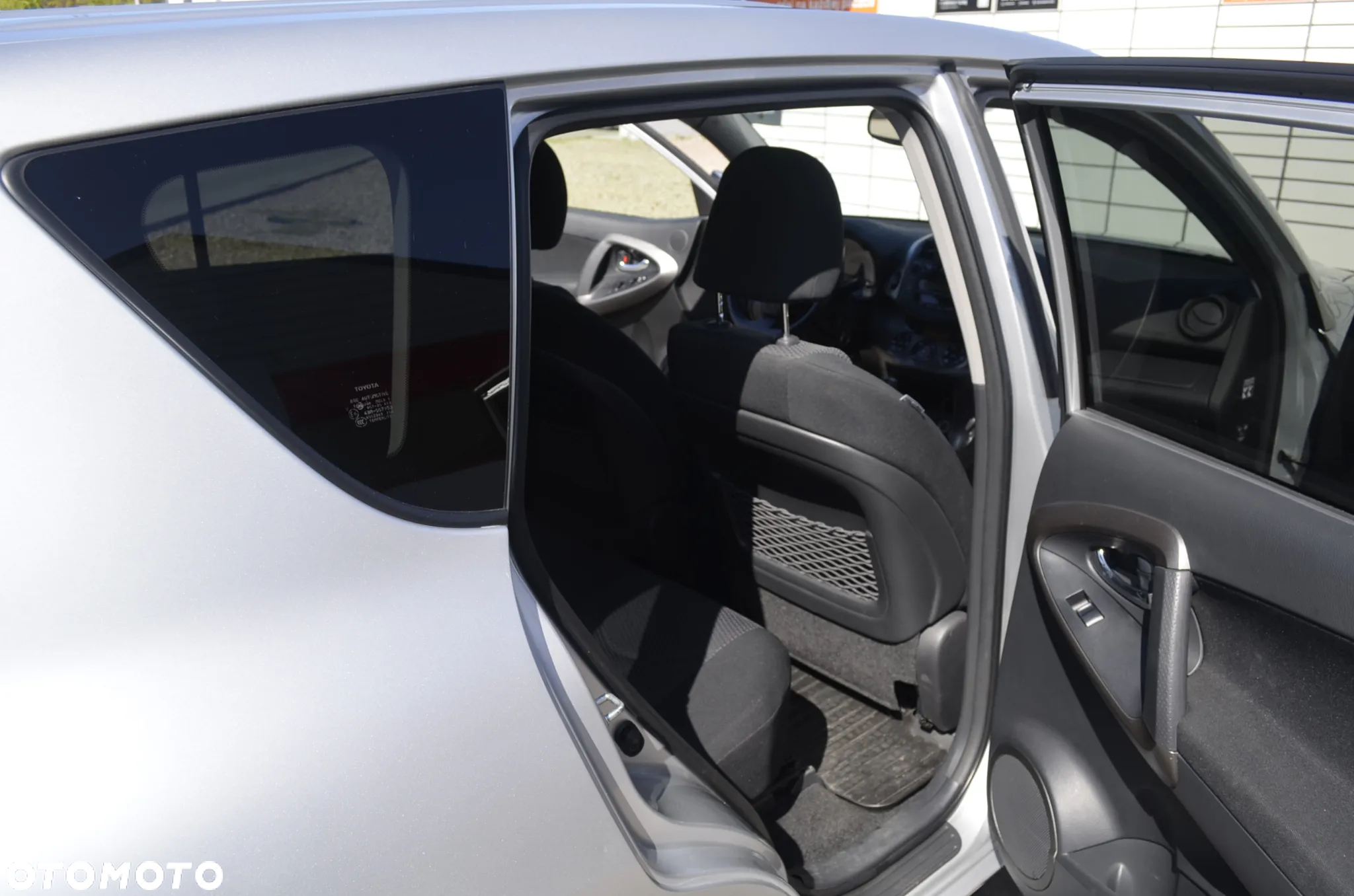 Toyota RAV4 - 10