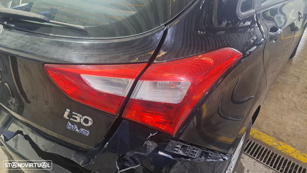 Hyundai i30 II Hatchback (GD) 1.6 CRDi - PARA PEÇAS - 9