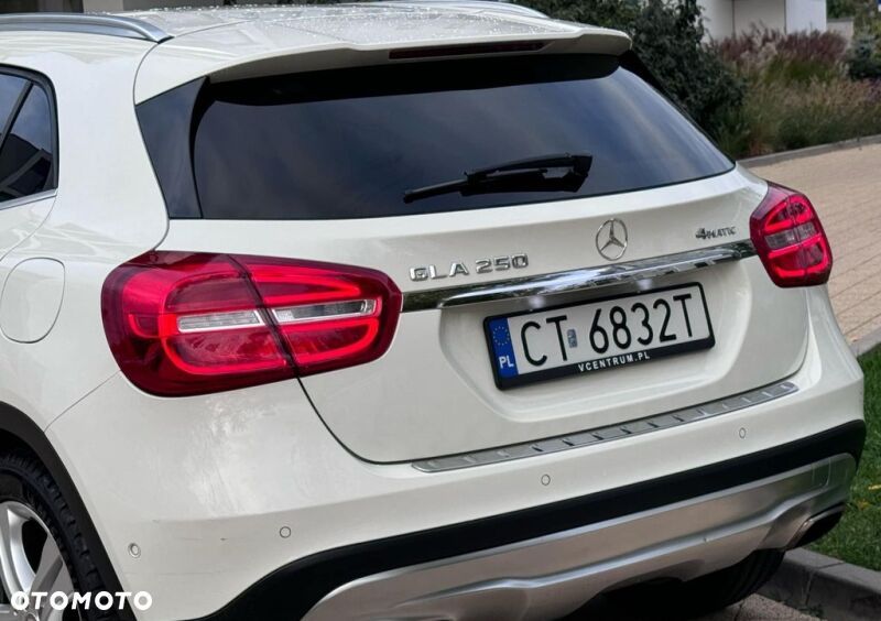 Mercedes-Benz GLA 250 4-Matic - 4