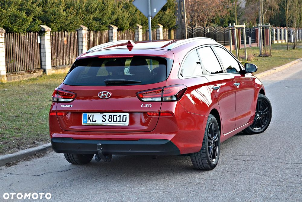 Hyundai i30 blue 1.6 CRDi Premium - 12