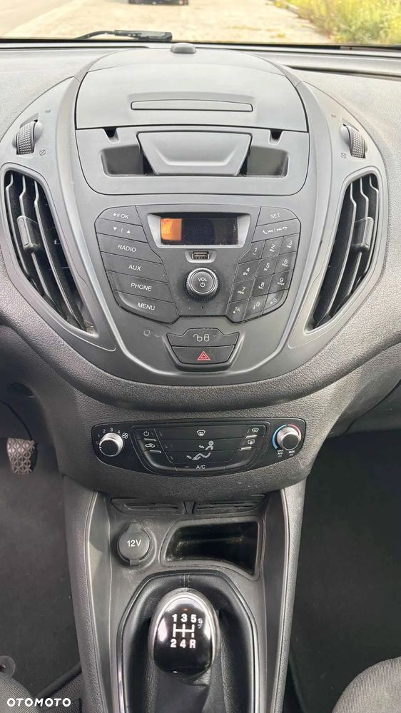 Ford transit courier - 8