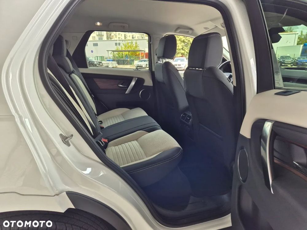 Land Rover Discovery Sport D200 - 16