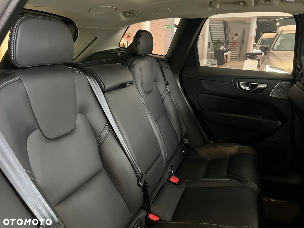 Volvo XC 60 T8 Plug-In Hybrid AWD Ultra Dark - 15