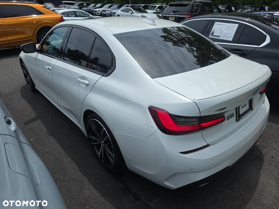 BMW Seria 3 330i xDrive M Sport - 5