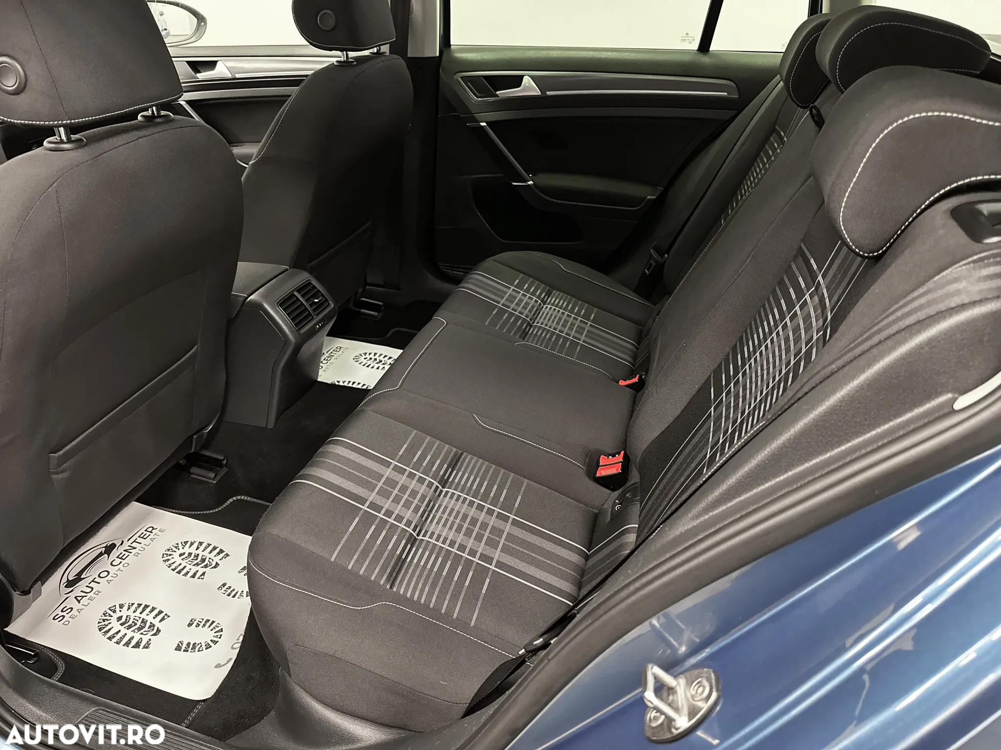 Volkswagen Golf 1.6 TDI BlueMotion Technology DSG Lounge - 18
