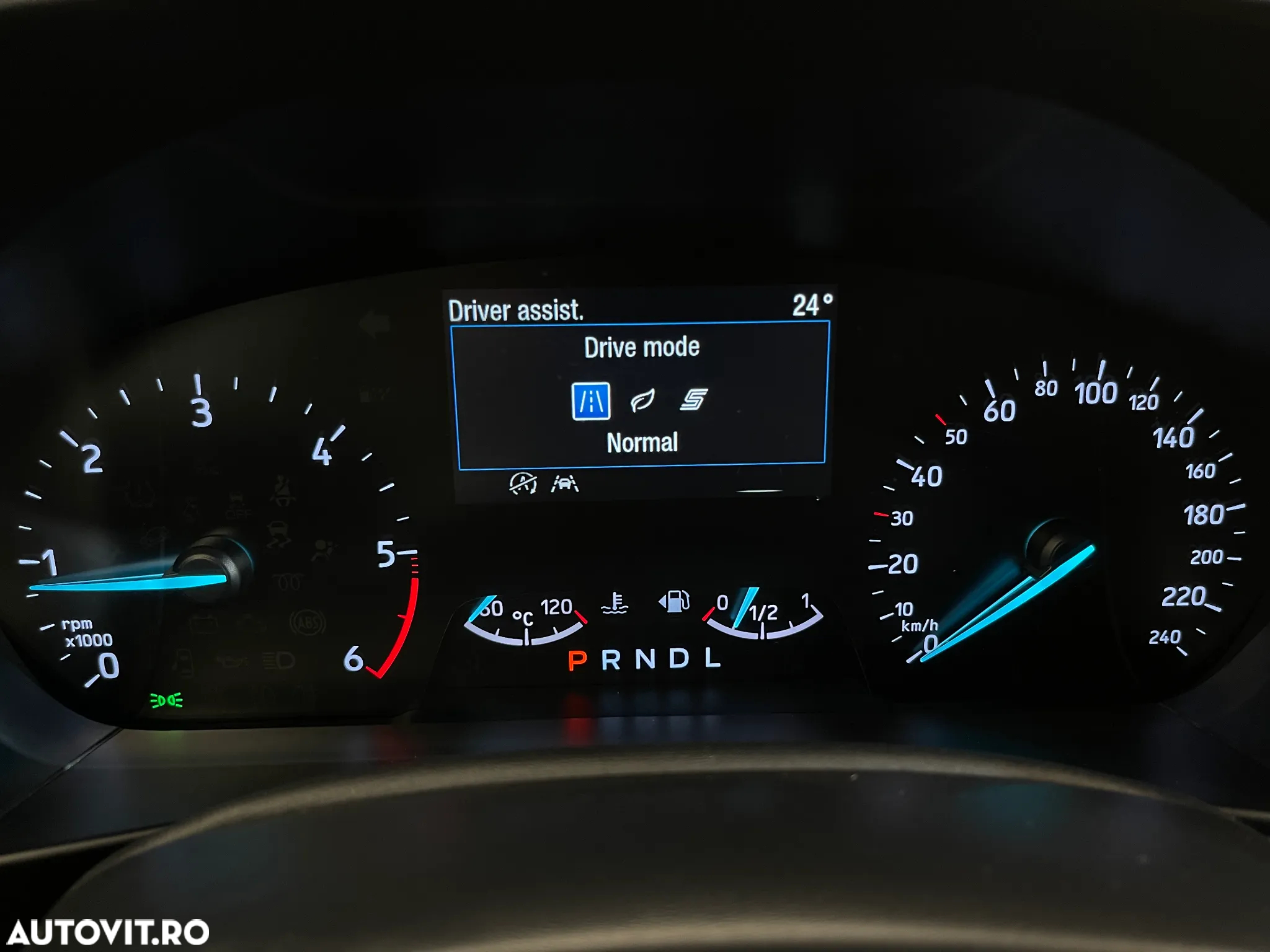 Ford Focus 2.0 EcoBlue Titanium - 19