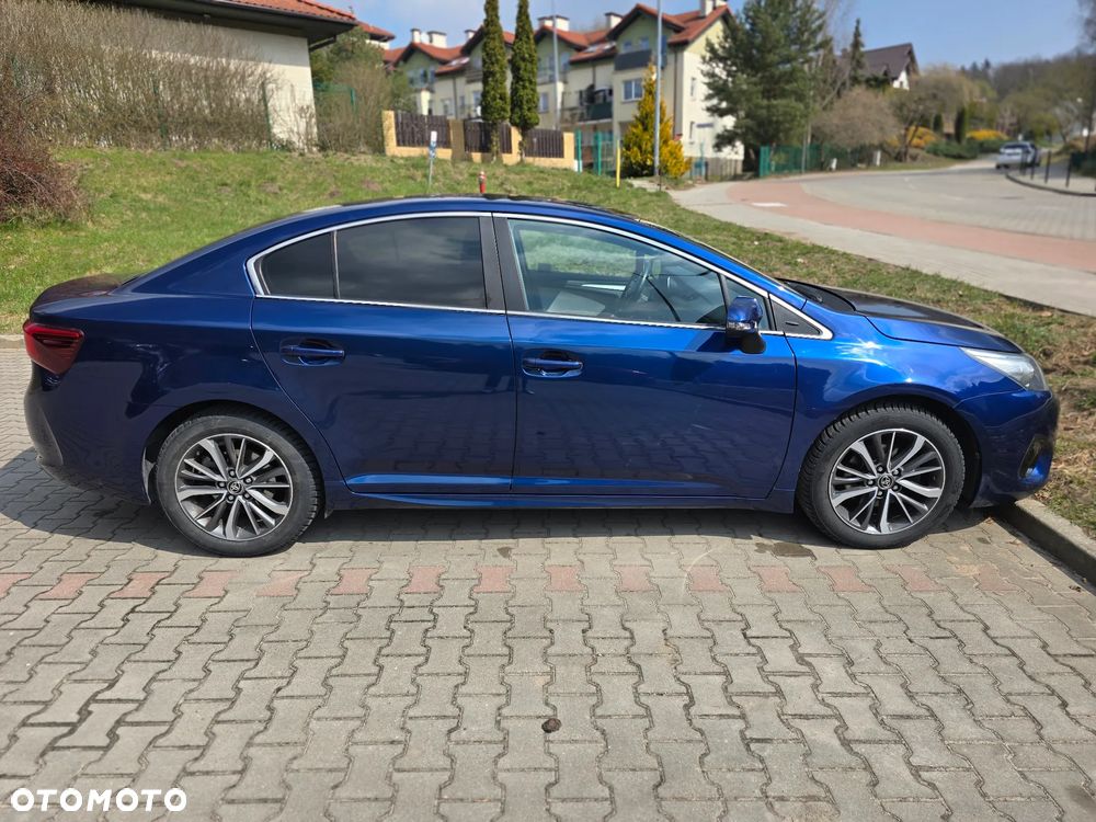 Toyota Avensis 1.8 Premium - 4