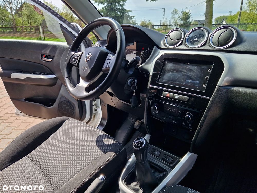 Suzuki Vitara 1.6 Premium 2WD - 25