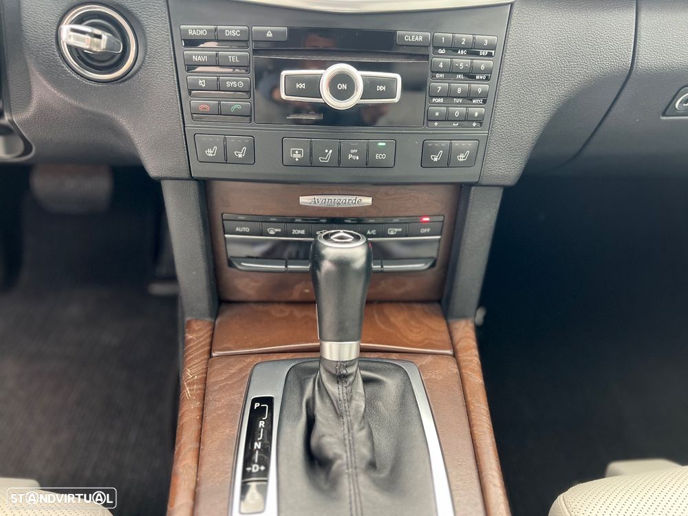 Mercedes-Benz E 200 CGi Avantgarde BlueEfficiency Auto - 14