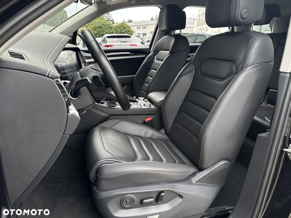 Volkswagen Touareg 3.0 V6 TDI 4Motion R-Line - 9