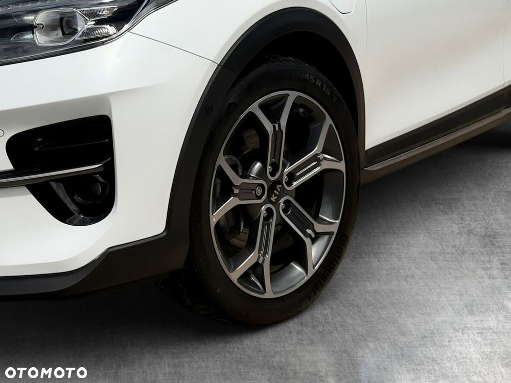Kia XCeed - 10