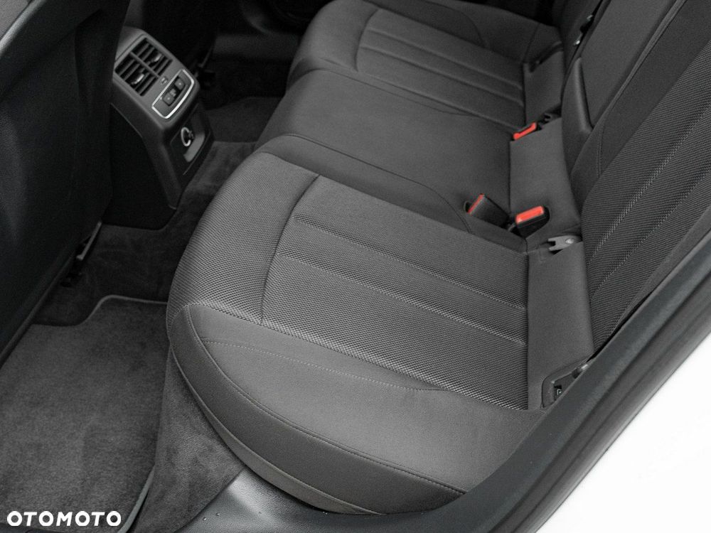 Audi A4 Limousine 35 TFSI mHEV S tronic - 29