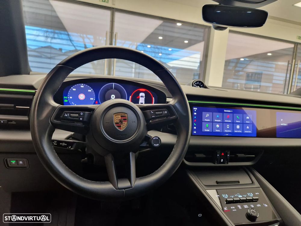 Porsche Macan Electric 4 - 19