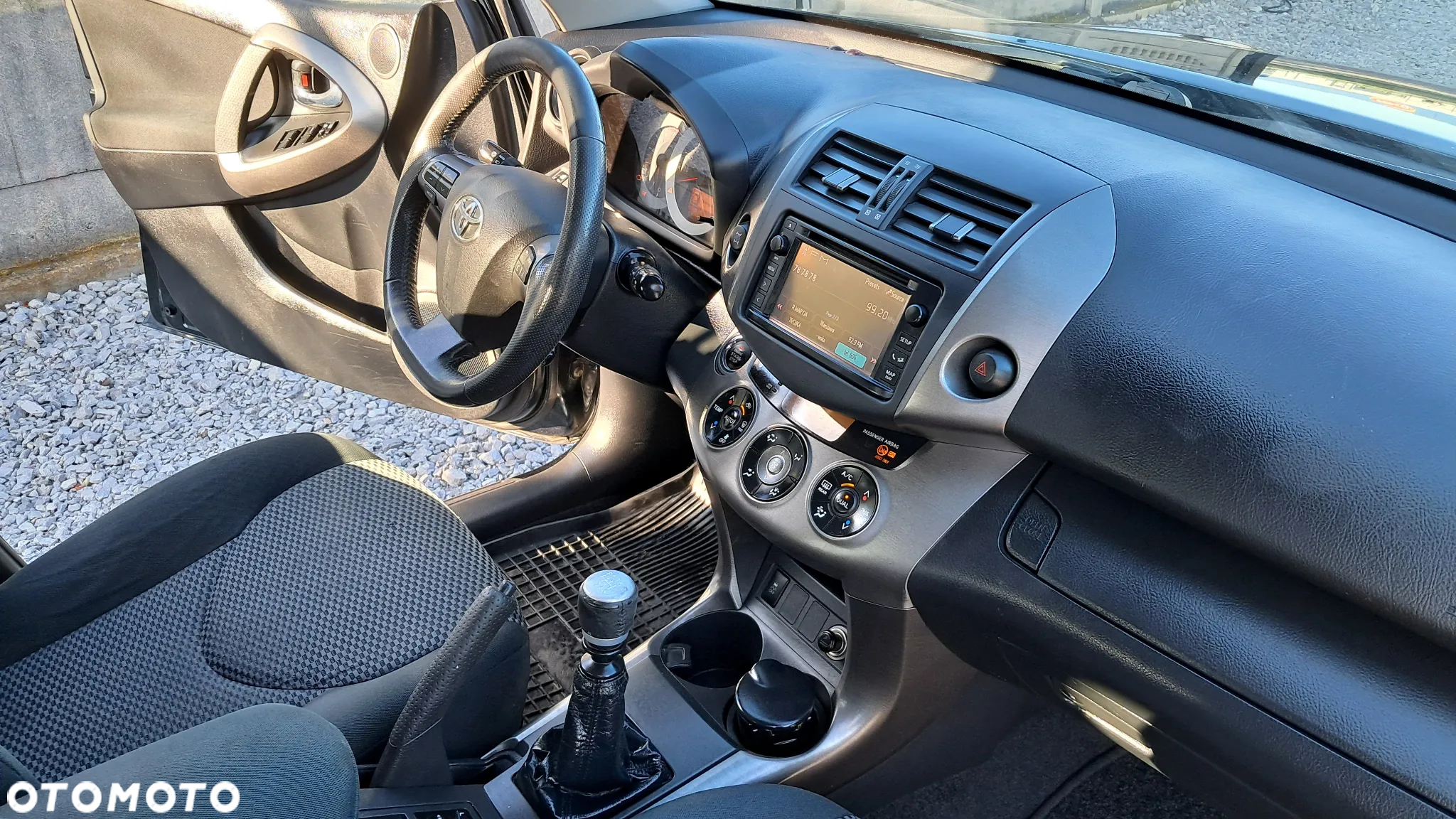 Toyota RAV4 2.0 VVT-i Premium - 19