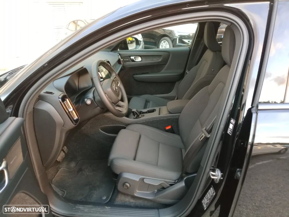 Volvo EC40 82 kWh Single Motor Extended Range Black Edition - 3