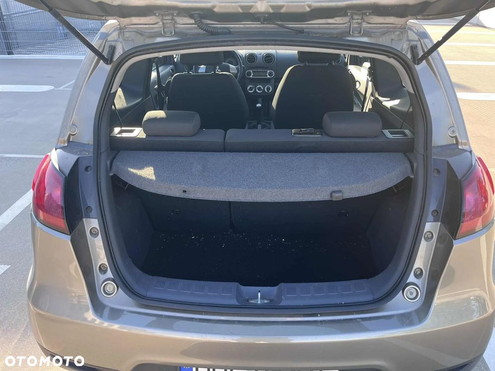 Mitsubishi Colt - 10