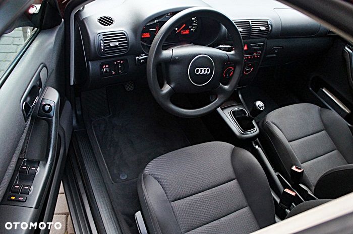 Audi A3 Sportback 1.8 Attraction - 17